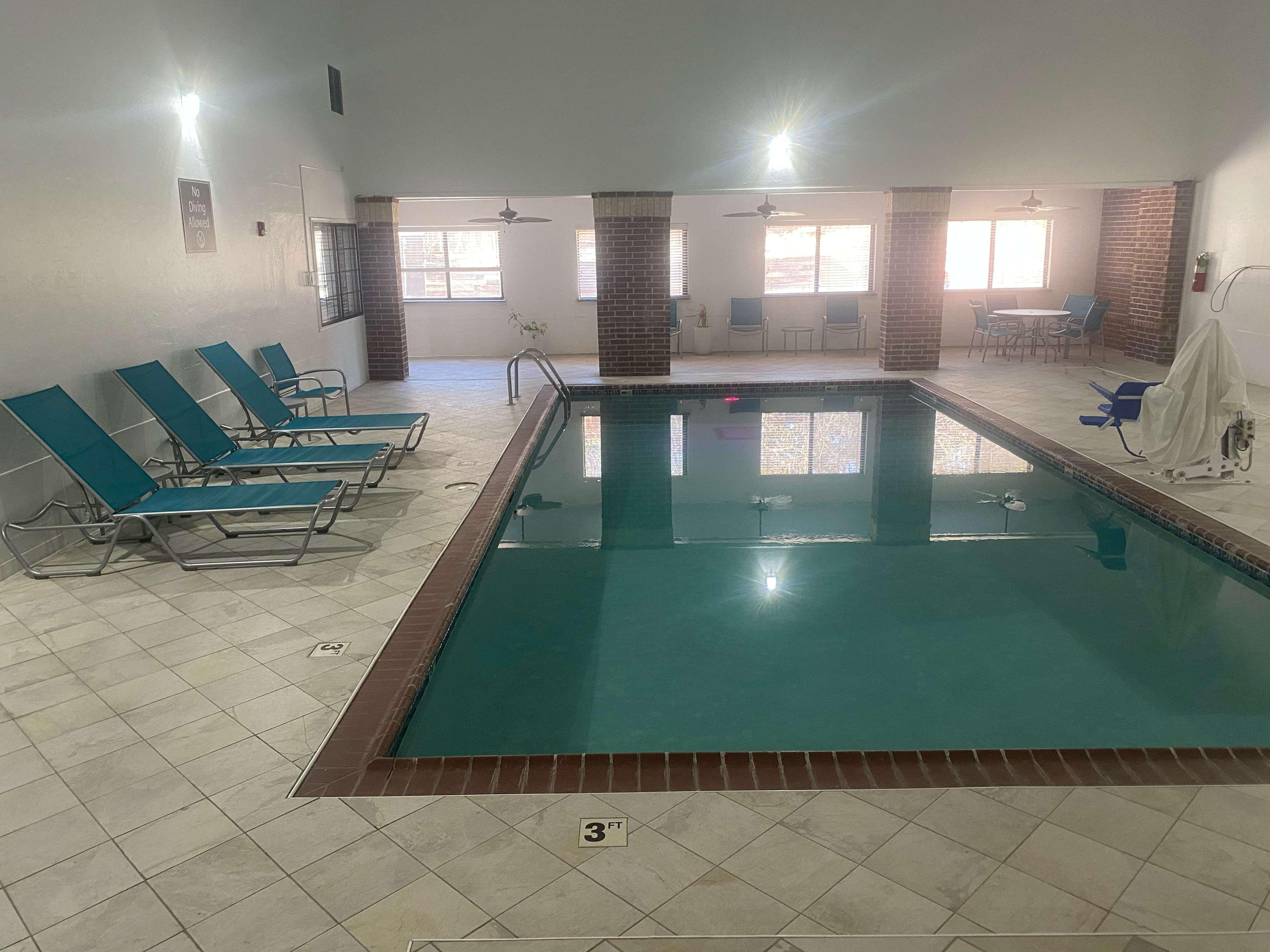 Surestay By Western Hotel